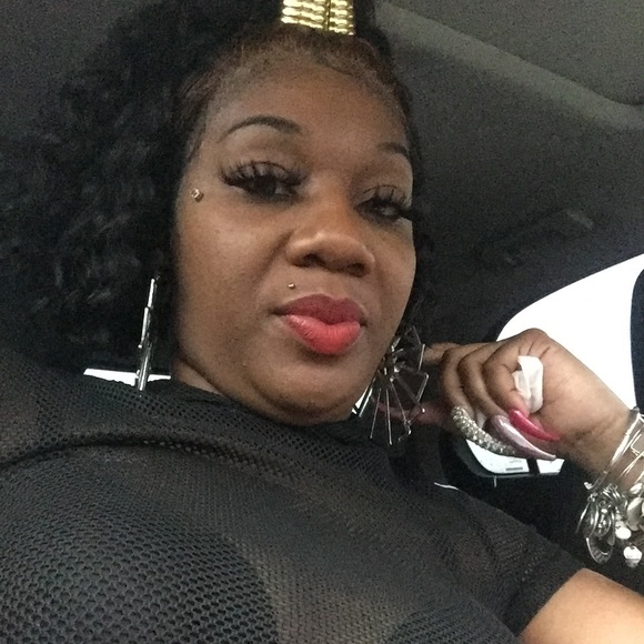 Meet your Posher, Devoresha - Picture 1 of 1